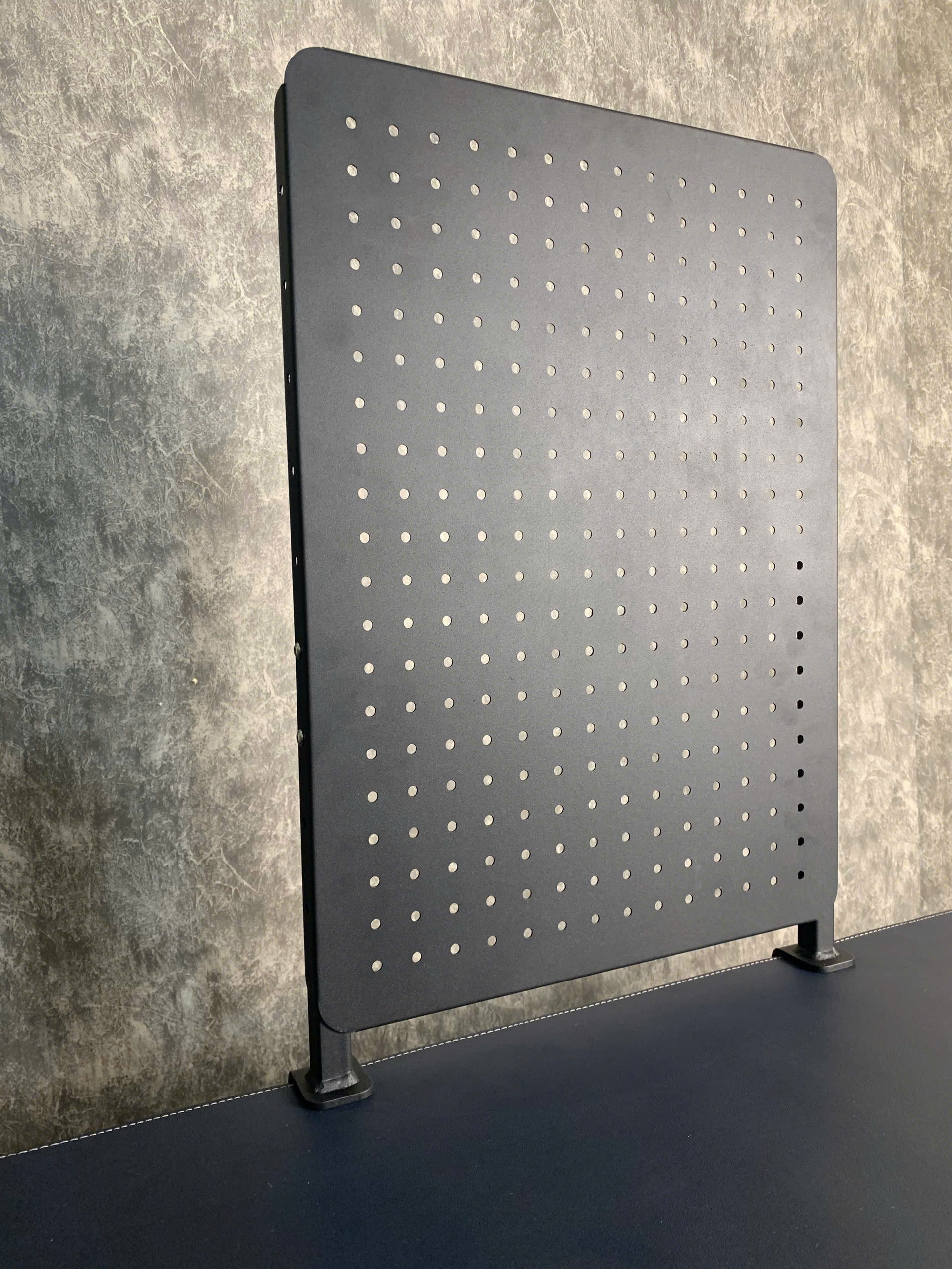 Pegboard kẹp bàn làm việc